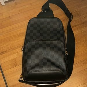 Louis Vuitton Avenue Sling bag